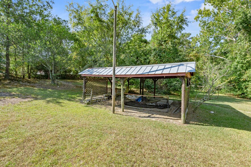 More Photos Of 104 Round Knob Rd, Lexington Office For Sale