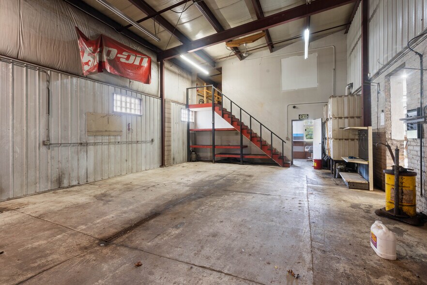 More Photos Of 4001 E 2nd St, Superior Auto Repair For Sale