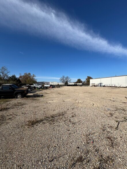 More Photos Of 7045 Stateline Rd, Olive Branch Warehouse For Sale