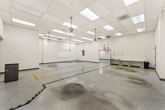 More Photos Of 1596 NW Washington Blvd, Grants Pass Industrial For Sale