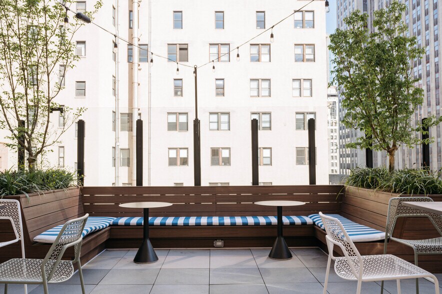 More Photos Of 31 W 34th St, New York Coworking Space