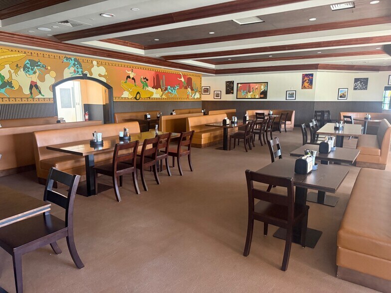 More Photos Of 661 US Highway 1, North Palm Beach Storefront Retail Office For Sale