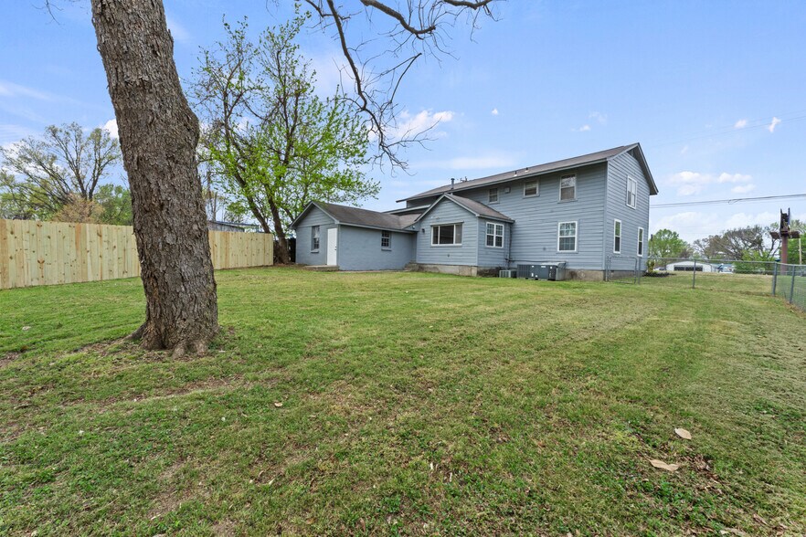 More Photos Of 6060 US Highway 51 N, Millington Flex For Sale