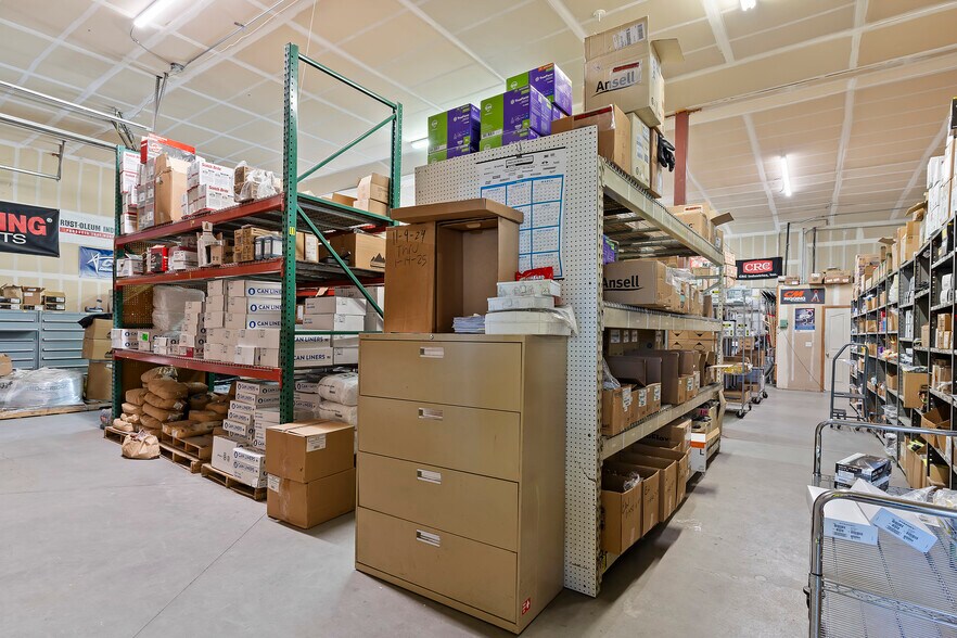 More Photos Of 1704 W 2550 S, Ogden Showroom For Lease