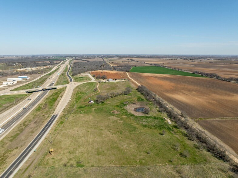 More Photos Of TBD I-35, Abbott Land For Sale