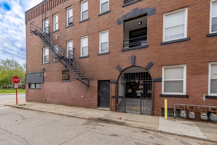 More Photos Of 11239 Superior Ave, Cleveland General Retail For Sale