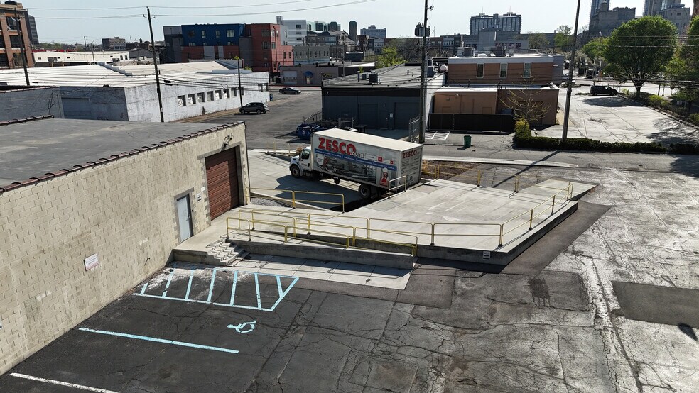 More Photos Of 707-709 N Senate Ave, Indianapolis Warehouse For Sale