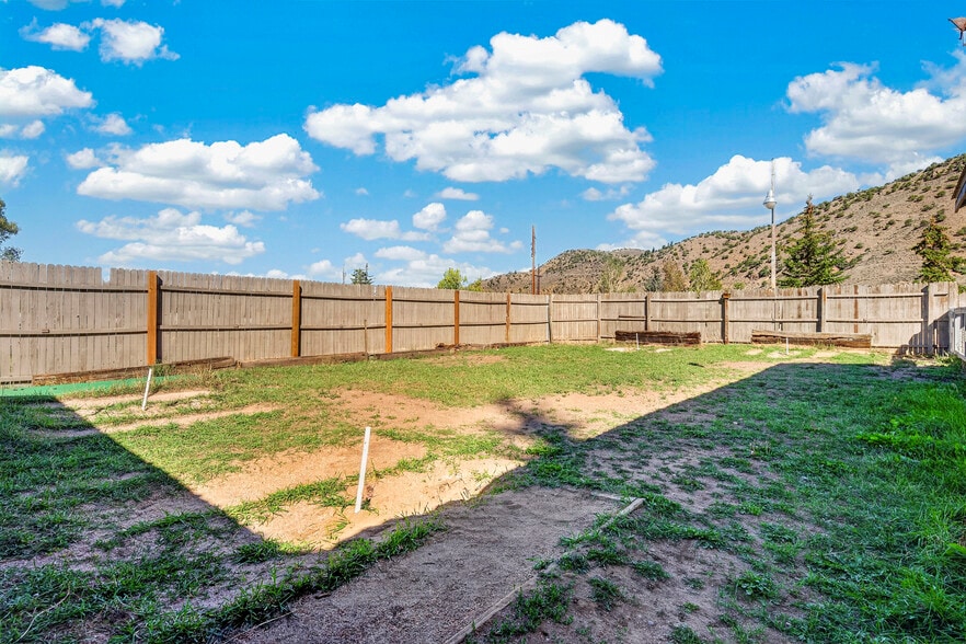 More Photos Of 146 1st Ave, Parshall Bar For Sale
