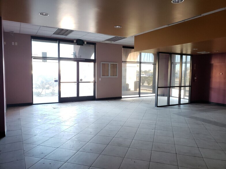 More Photos Of 2534 Rockwood Ave, Calexico Bank For Sale