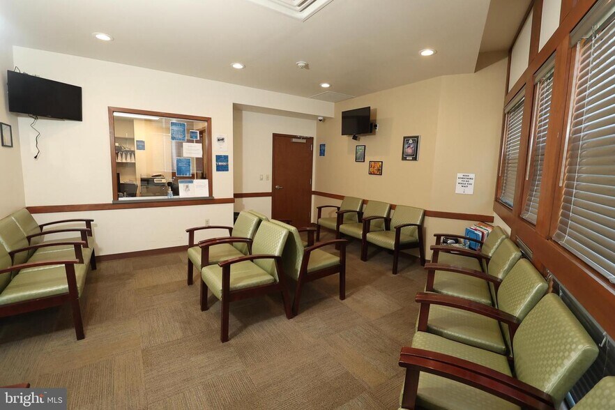 More Photos Of 399 Front St, Elmer Medical For Lease