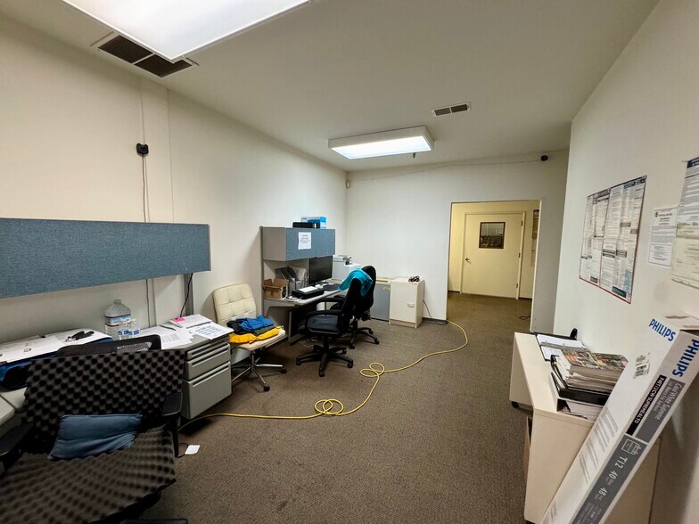 More Photos Of 1100 Industrial Rd, San Carlos Research And Development For Sale