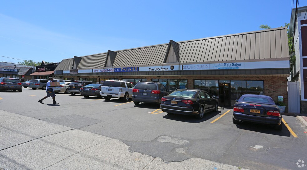 More Photos Of 122-132 Shore Rd, Port Washington Freestanding For Lease