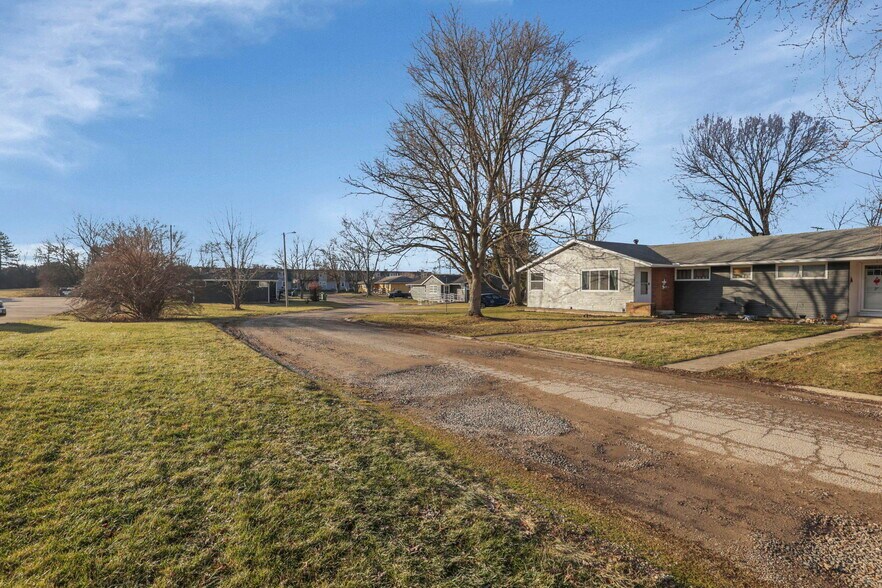 More Photos Of 12-35 Grove Ct, Marysville Apartments For Sale