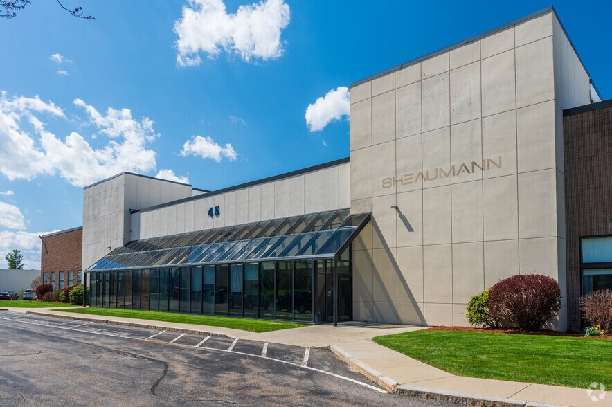 More Photos Of 45 Bartlett St, Marlborough Light Manufacturing For Lease