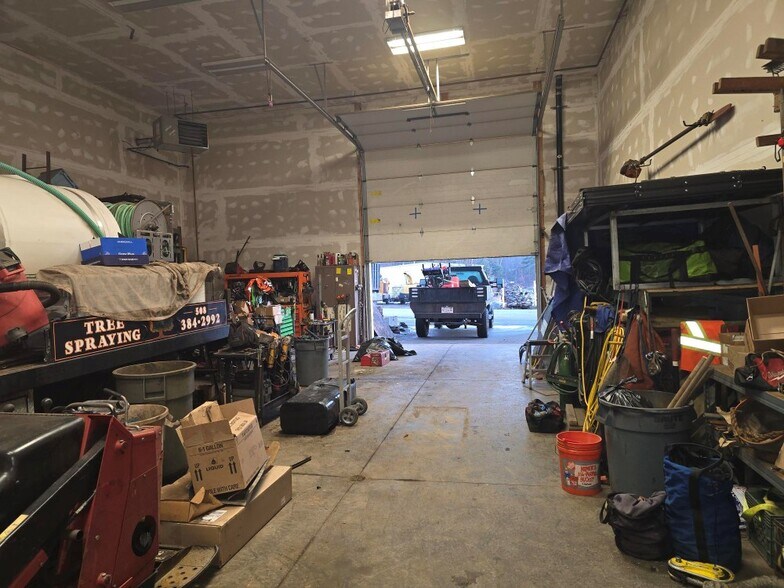 More Photos Of 225 Industrial Rd, Wrentham Service For Lease