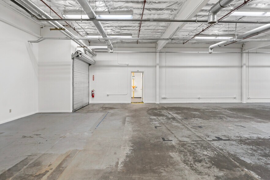 More Photos Of 27 Kent St, Ballston Spa Warehouse For Lease