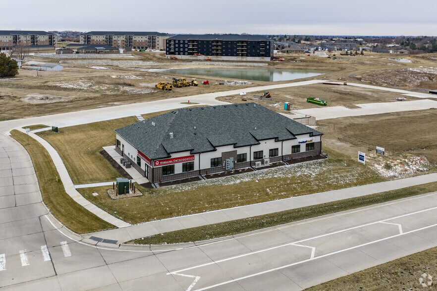 More Photos Of 7410 Suncrest Dr, Lincoln Office For Sale