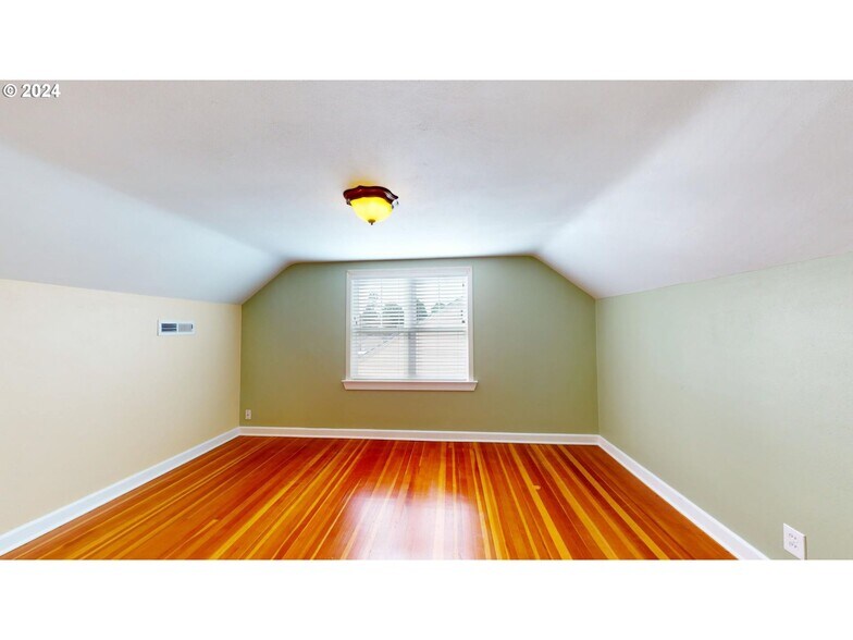 More Photos Of 905 Broadway St, Longview Specialty For Sale