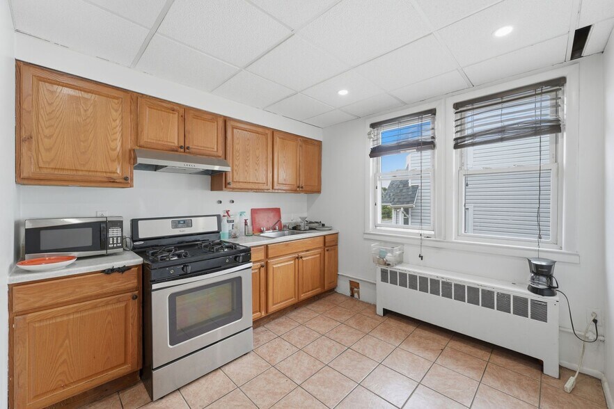 More Photos Of 35 Moonachie Rd, Moonachie Storefront Retail Residential For Sale