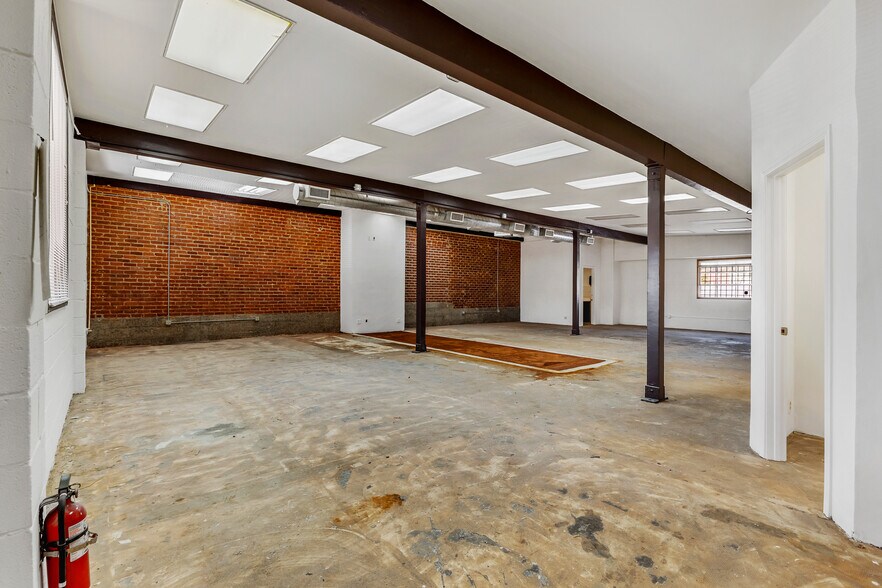 More Photos Of 770-780 S Arroyo Park, Pasadena Storefront Retail Office For Lease