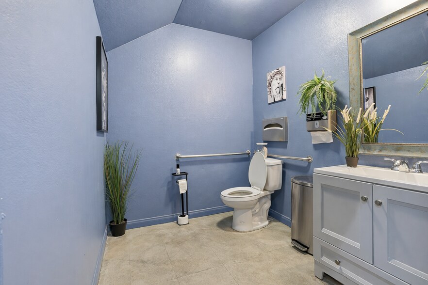 More Photos Of 7771-7781 W Sunset Blvd, Los Angeles Unknown For Lease