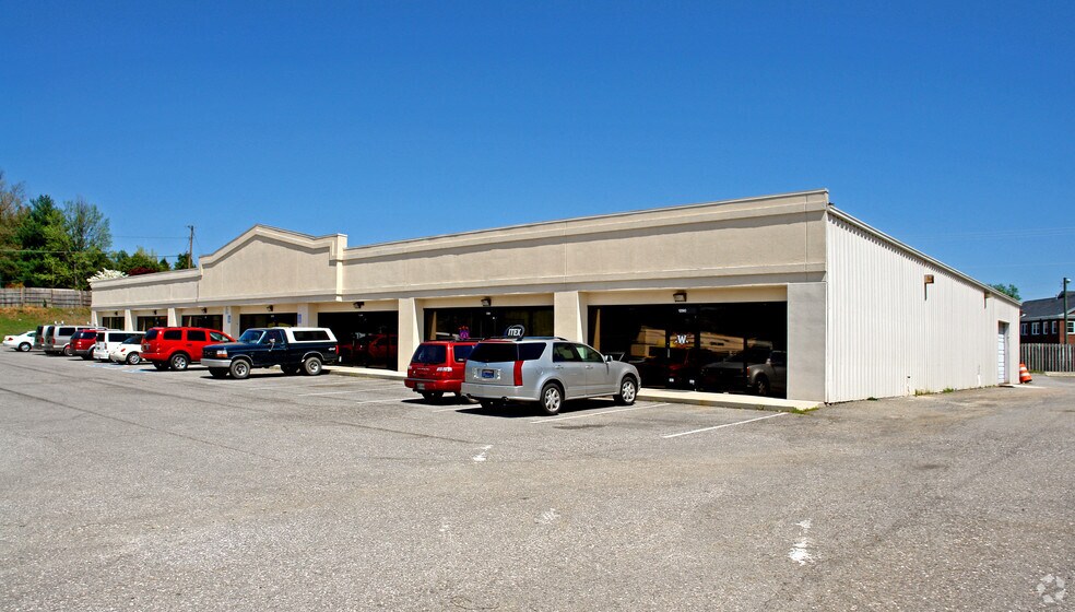Primary Photo Of 7509 S Northshore Dr, Knoxville Unknown For Lease