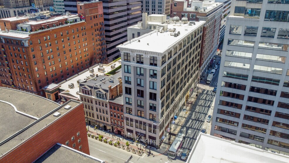 More Photos Of 35 E 7th St, Cincinnati Coworking Space