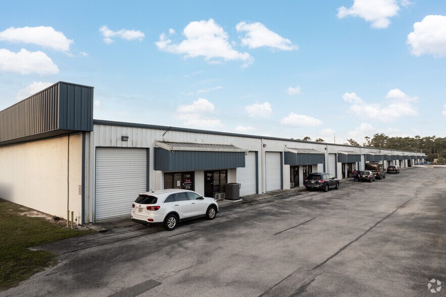 More Photos Of 1335 Bennett Dr, Longwood Warehouse For Lease