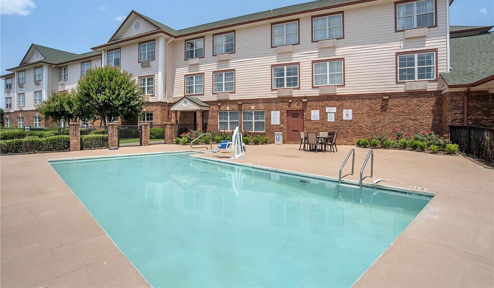More Photos Of 5041 Academy Ln, Bessemer Hotel For Sale