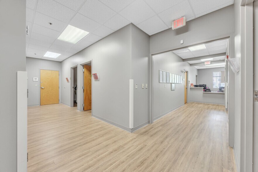 More Photos Of 4665 S Congress Ave, Lake Worth Medical For Lease