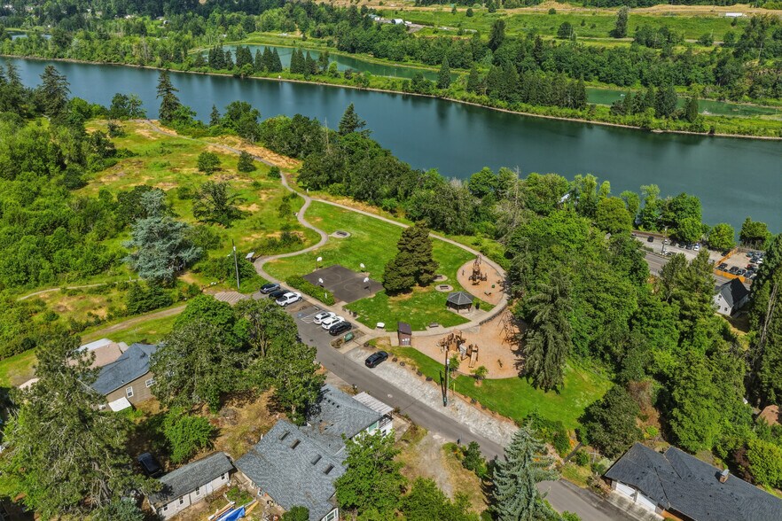 More Photos Of 715 S McLoughlin Blvd, Oregon City Apartments For Sale