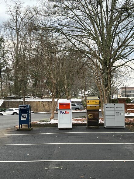 More Photos Of 3580 Habersham At Northlake, Tucker Medical For Sale