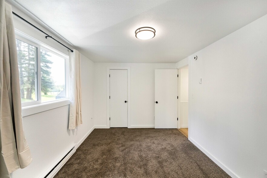 More Photos Of 324 Ackerman Ave, Coos Bay Apartments For Sale