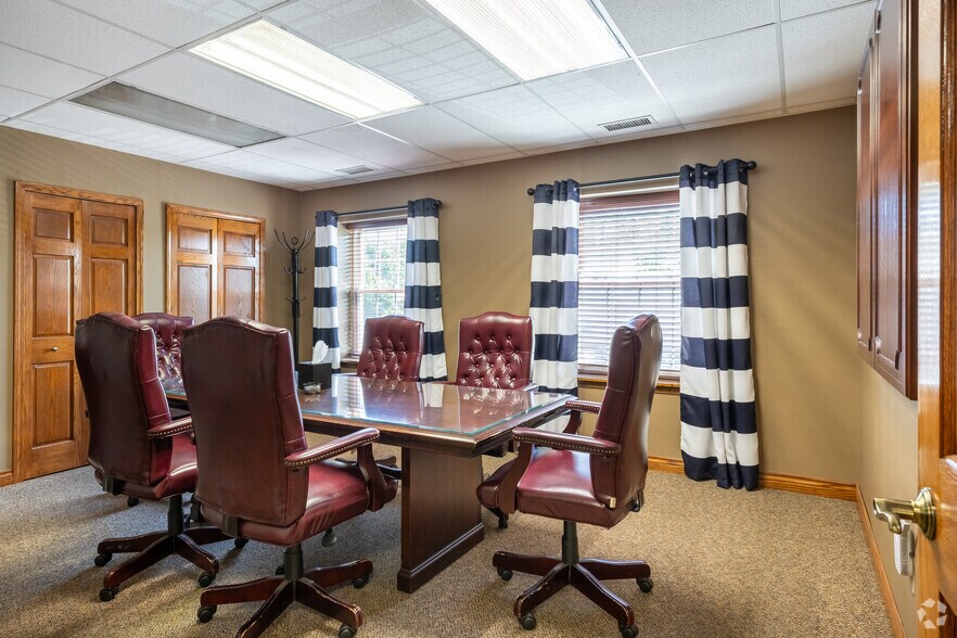 More Photos Of 41000 W 7 Mile Rd, Northville Office For Sale