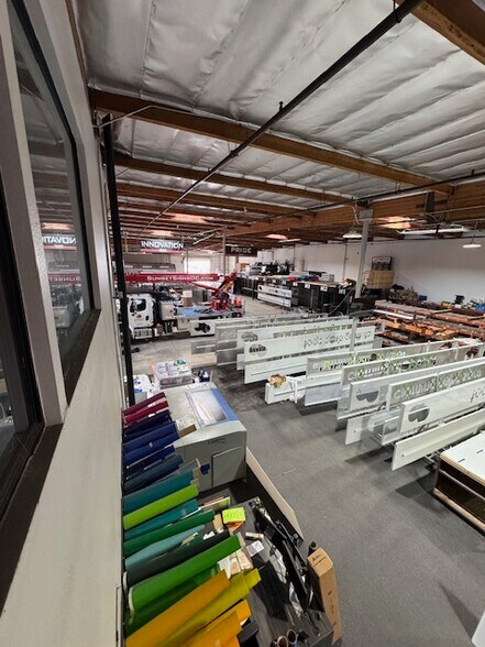 More Photos Of 2906 E Coronado St, Anaheim Warehouse For Lease