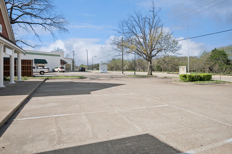 More Photos Of 6407 Colleyville Blvd, Colleyville Medical For Lease