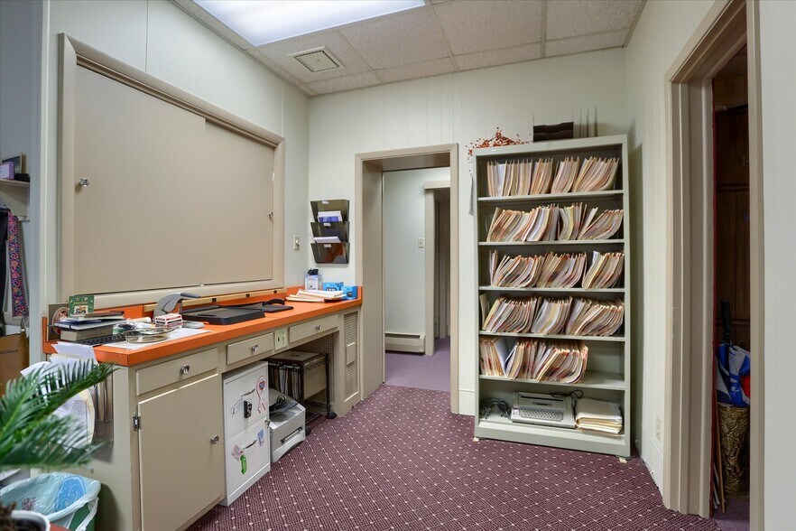 More Photos Of 3 S Market St, Shamokin Flex For Sale