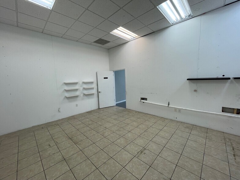 More Photos Of 900 W Ehringhaus St, Elizabeth City Storefront Retail Office For Lease