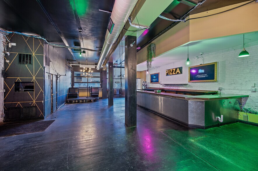 More Photos Of 126 W Sixth St, Cincinnati Apartments For Lease