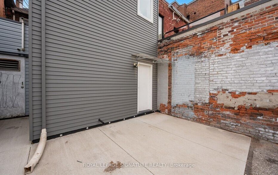 More Photos Of 2953 Dundas St W, Toronto Storefront Retail Residential For Lease