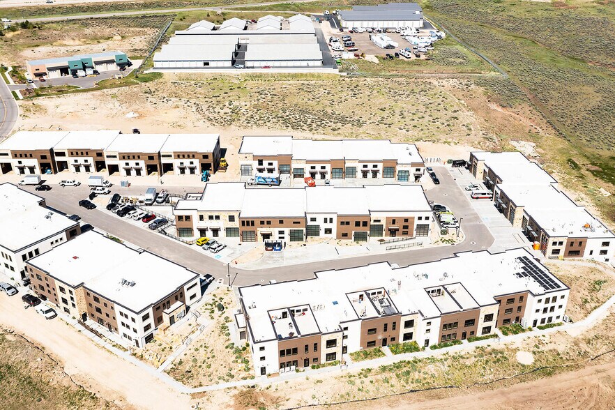 More Photos Of 4554 Forestdale Dr, Park City Light Manufacturing For Sale