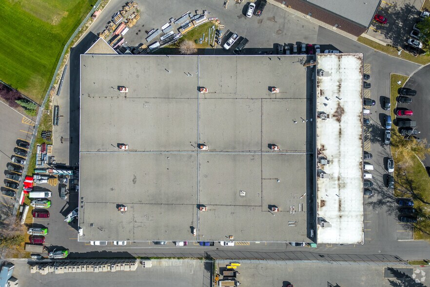 More Photos Of 1324 36th Ave NE, Calgary Warehouse For Sale