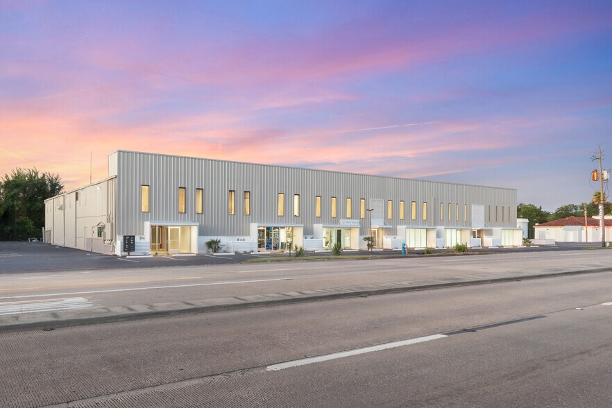 More Photos Of 1331 E Broadway St, Pearland Light Distribution For Lease