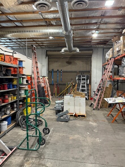 More Photos Of 414 S Grand Ave, Mesa Warehouse For Lease