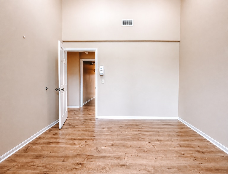 More Photos Of 1501 N Amburn Rd, Texas City Medical For Sale