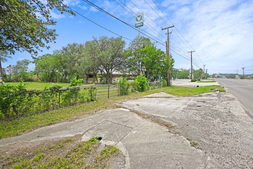 More Photos Of 1426 S State Highway 46, New Braunfels Land For Sale