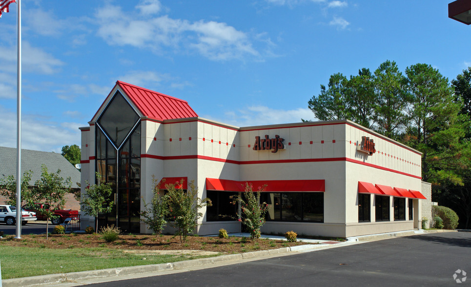 Primary Photo Of 1993 Richmond Rd, Williamsburg Fast Food For Sale