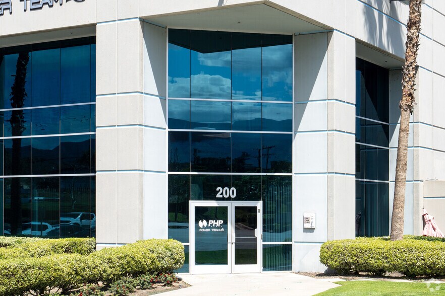 More Photos Of 22324 Temescal Canyon Rd, Corona Distribution For Lease