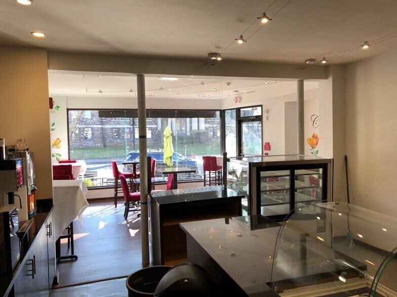 More Photos Of 200 Nassau St, Princeton Storefront Retail Residential For Lease
