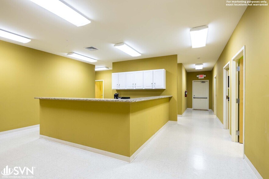 More Photos Of 1360 W 5th St, London Medical For Lease